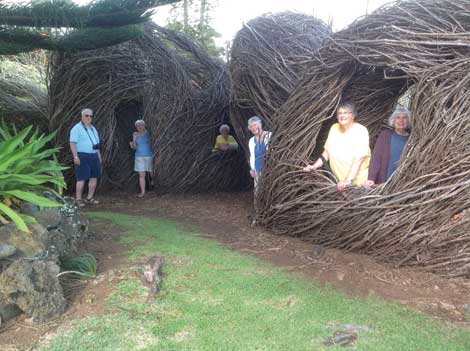 Playing in an art display near Makawao on Maui are (from left) Pete Neff, Rose Neff, Della Troup, Dolly Hagan, Jeanette Harris and Marilee Titus.
