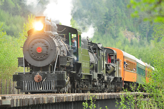 Mt. Rainier Scenic Railroad chugs again